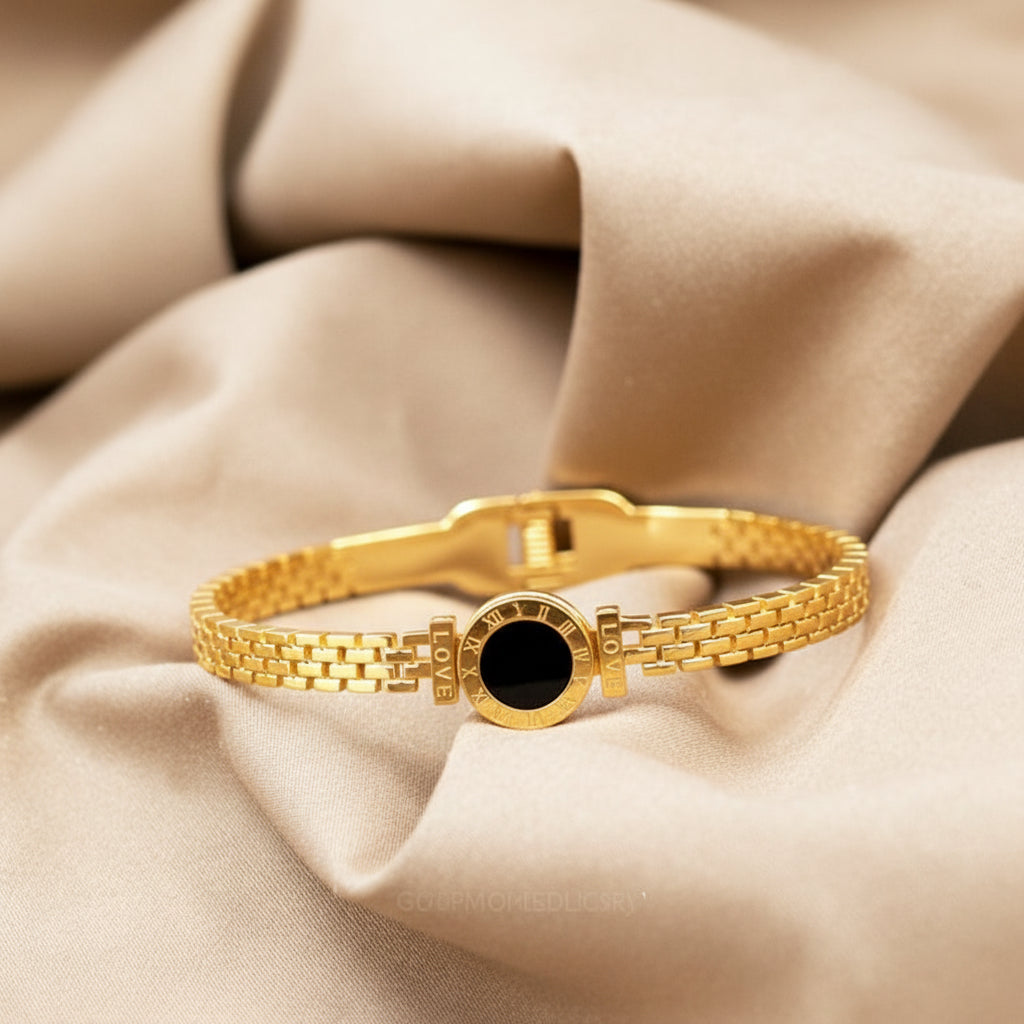 Minimalist Love Disc Bracelet